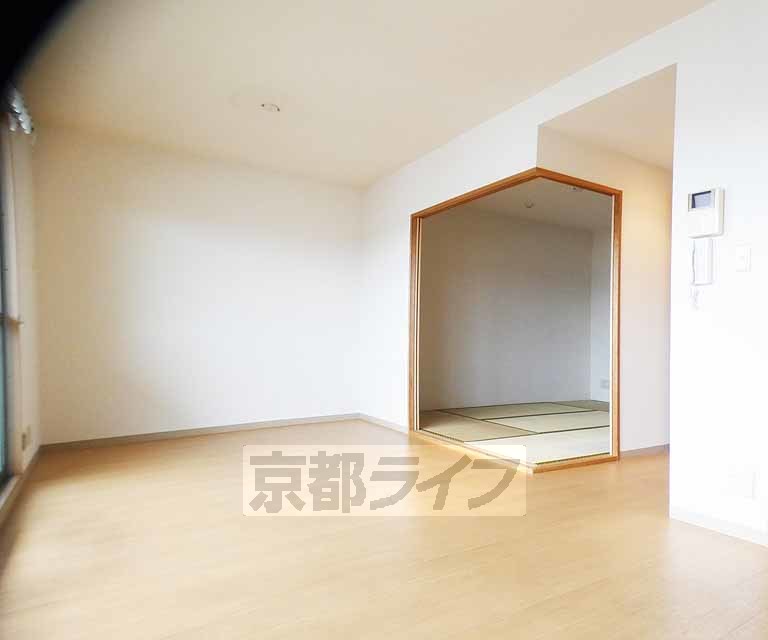 ルミエール花園の居間写真