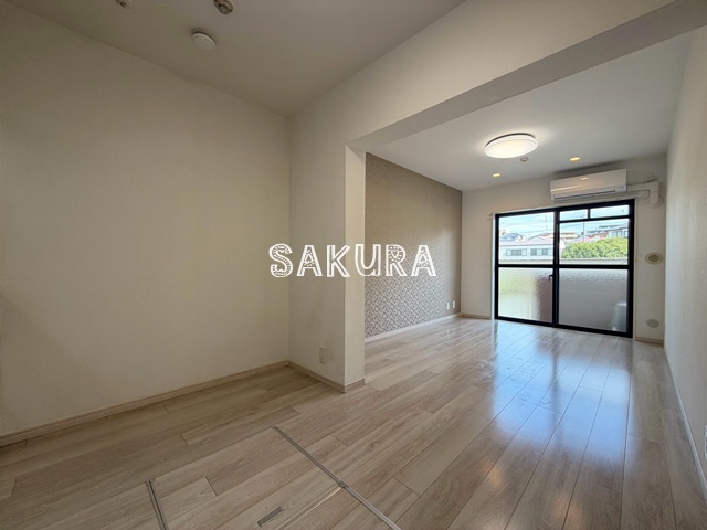 居室・リビング　開放感のあるゆったりとしたお部屋です♪