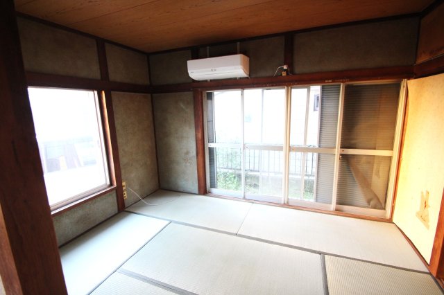 若山一丁目田中貸家の居間写真