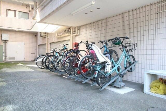 東京メトロ半蔵門線 清澄白河駅 徒歩10分 8階建 築37年の外観写真