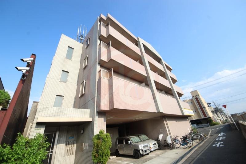 建物外観　落ち着いた雰囲気の外観です