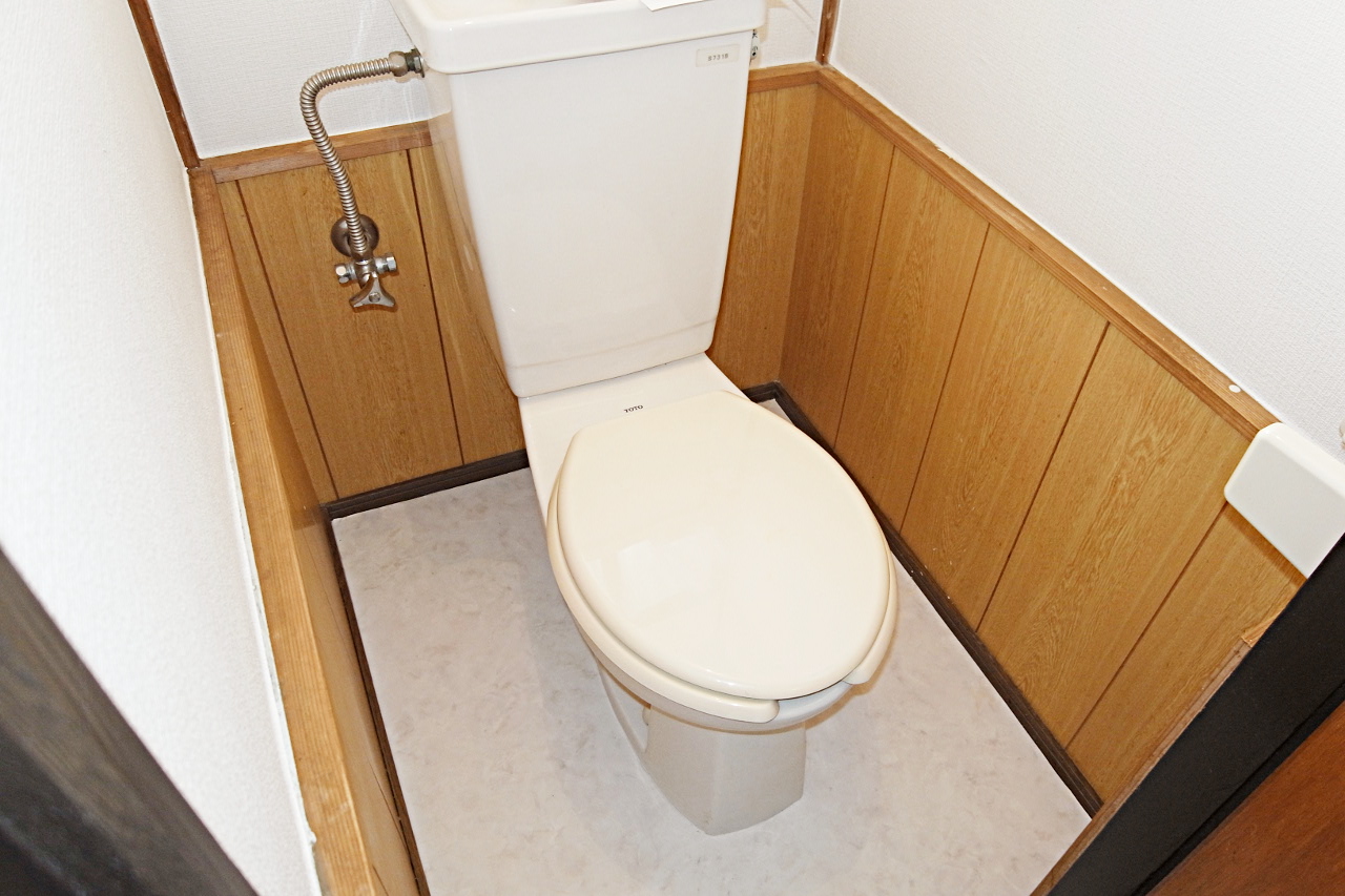 ＪＲ山手線 目黒駅 徒歩7分 2階建 築59年のトイレ写真