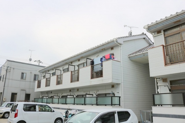 広島市安佐南区川内のアパートの建物外観