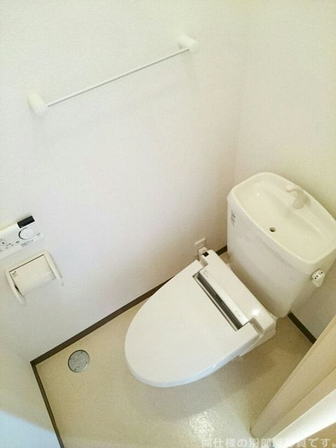 【カルムIIIのトイレ】