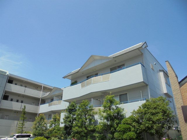 松本市渚のマンションの建物外観