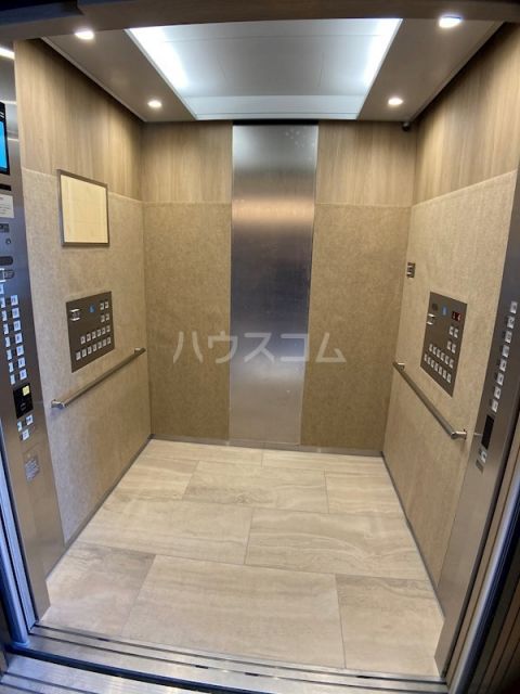 【豊橋市駅前大通のマンションのエントランス】