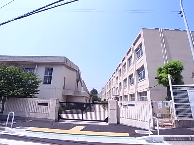 【狩口台住宅28号棟の小学校】