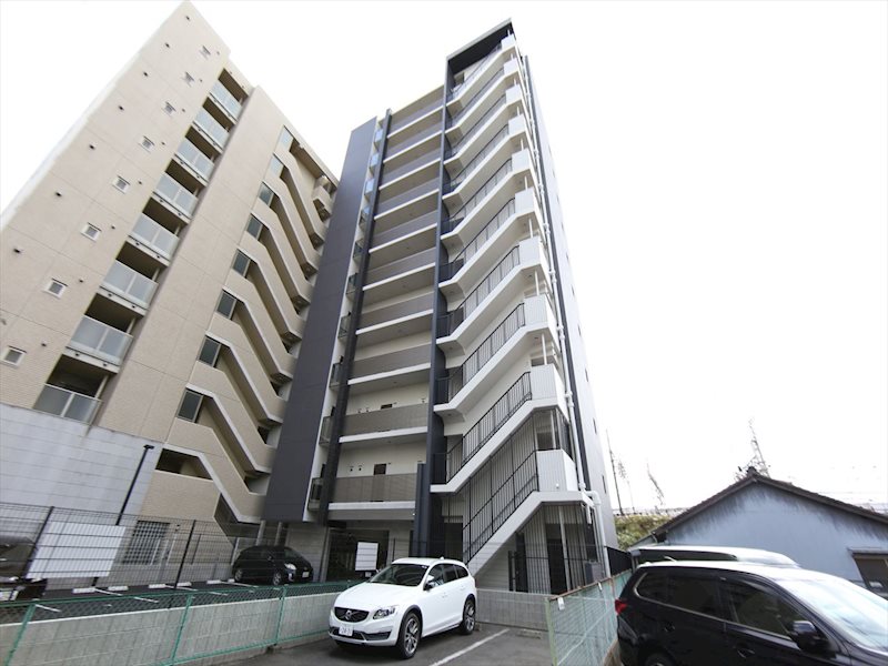 名古屋市西区則武新町のマンションの建物外観