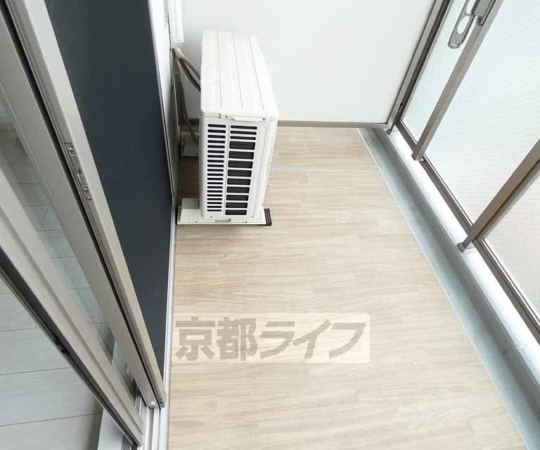 【京都市下京区梅小路高畑町のマンションのバルコニー】