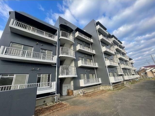 【行田市棚田町のマンションのエントランス】