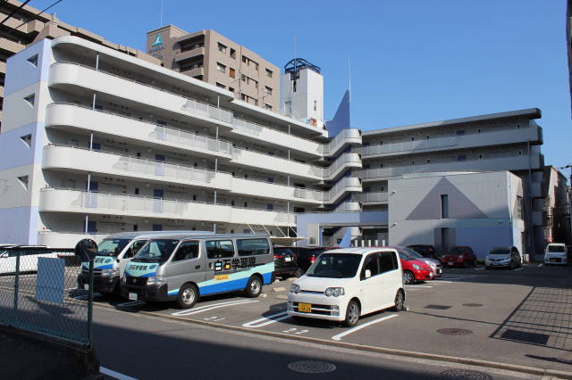 C.C.COURT五日市駅前の建物外観