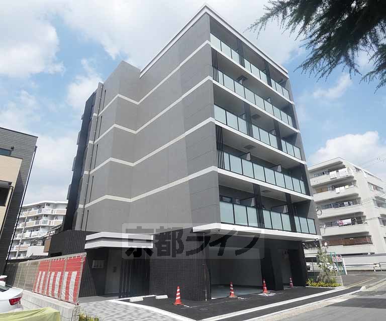 京都市南区吉祥院西ノ庄西中町のアパートの建物外観