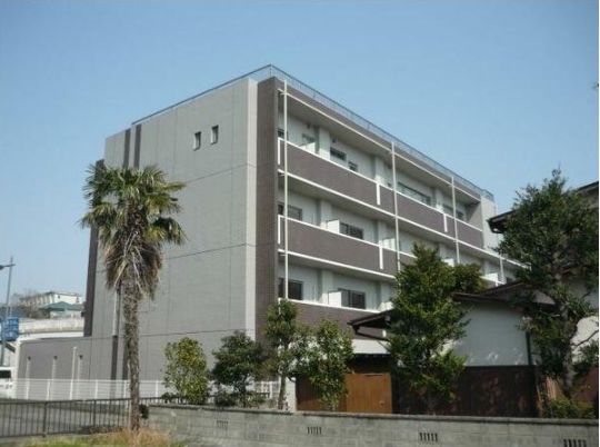 小田原市南町のマンションの建物外観