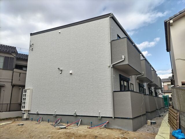 【加古川市平岡町二俣のアパートの建物外観】