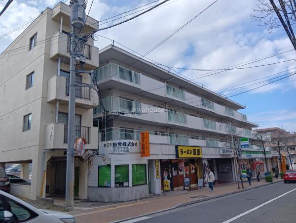 横浜市青葉区市ケ尾町のマンションの建物外観