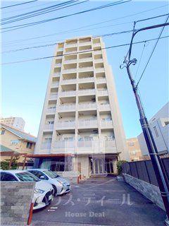 川口市川口のマンションの建物外観