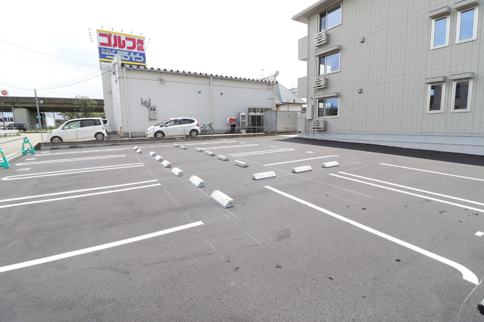 駐車場　2台目もお気軽にお問合せください♪