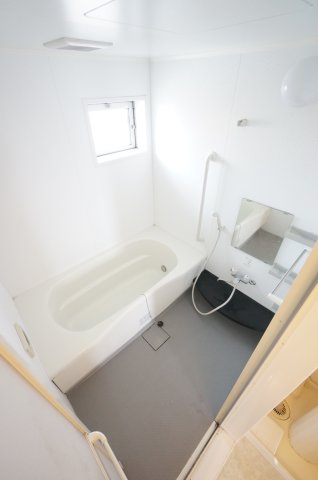 バス・シャワールーム　※同物件・反転タイプの写真です。