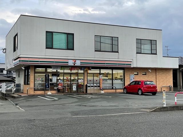 コンビニ　セブンイレブン沼山津４丁目店（コンビニ）まで400m