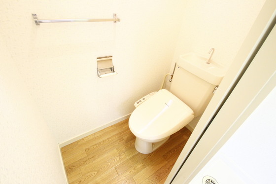 トイレ　※別室の写真を使用しております※