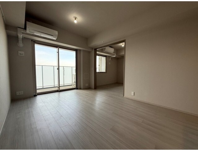 居室・リビング　使いやすい形の為、レイアウトを楽しめます♪