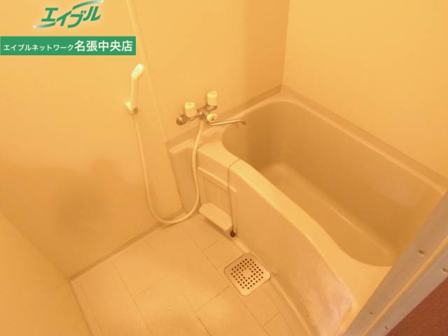 バス・シャワールーム　同物件・別室の写真です。