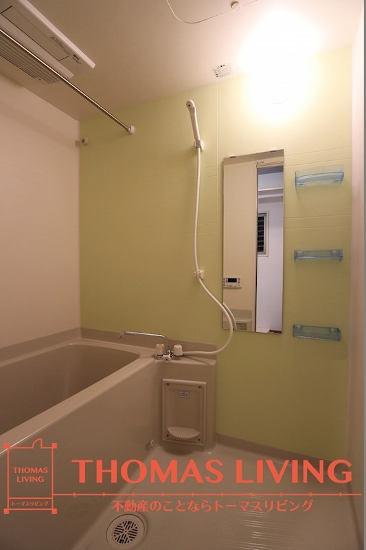 バス・シャワールーム　浴室乾燥機が備わっています。