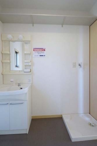 洗面設備　類似室内