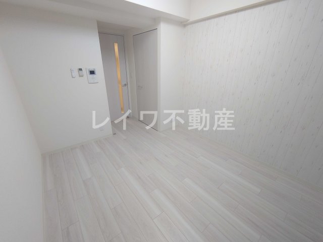その他部屋・スペース　開放的な寝室です