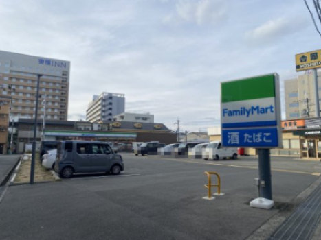コンビニ　ファミリーマート 大阪空港前店（コンビニ）まで125m