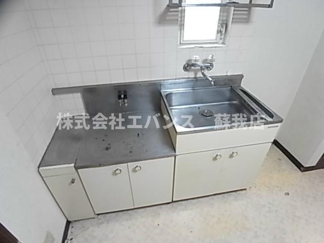 キッチン　コンパクトなキッチンで掃除もラクラク