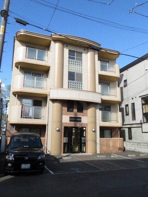 札幌市白石区東札幌五条のマンションの建物外観