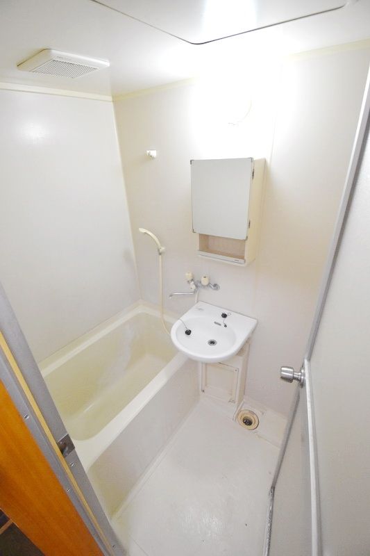 バス・シャワールーム　洗面