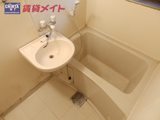 【和泉ハイツのバス・シャワールーム】