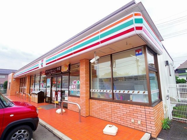 【入間郡三芳町みよし台のマンションのコンビニ】