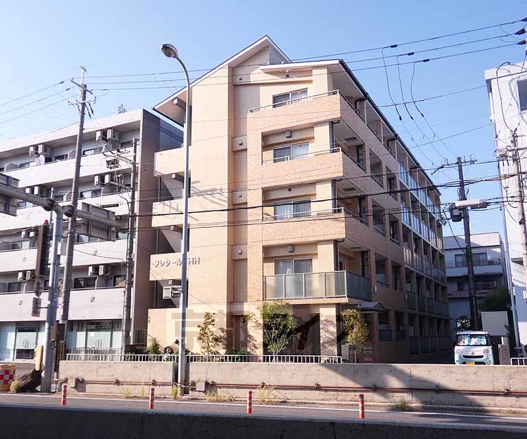 京都市伏見区竹田西段川原町のマンションの建物外観