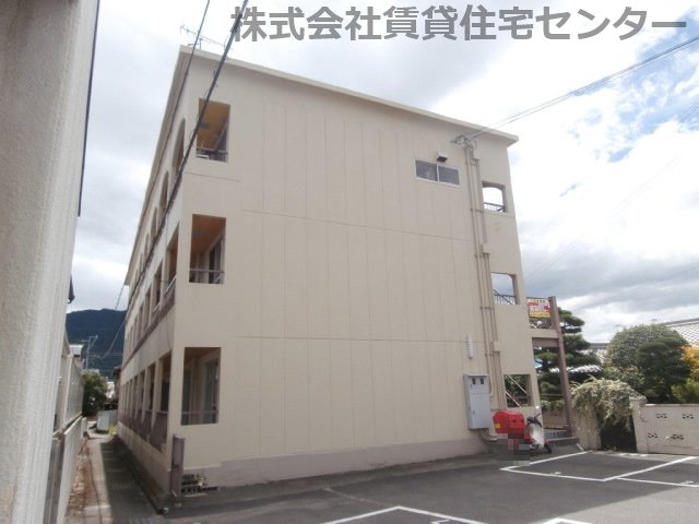 【小林マンションの建物外観】