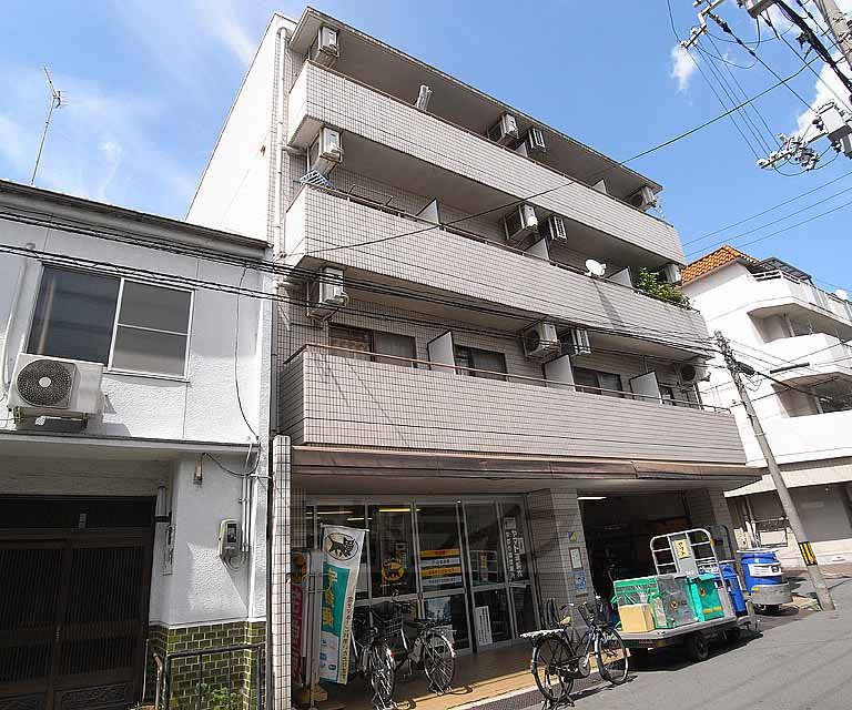 京都市下京区朱雀宝蔵町のマンションの建物外観