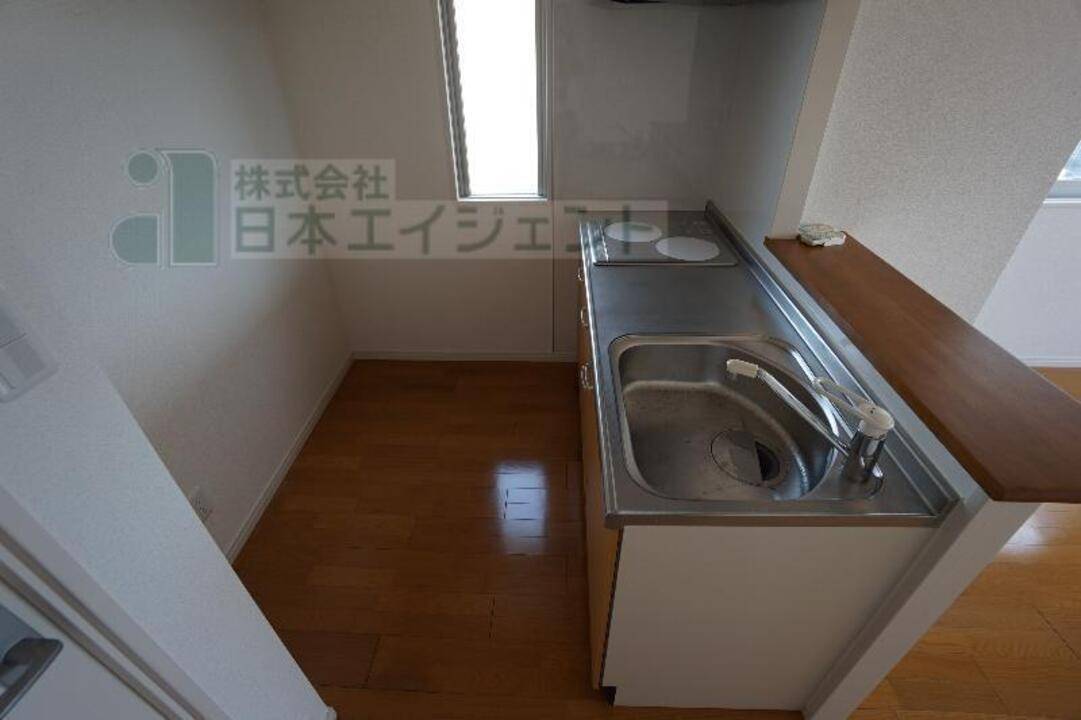 【松山市湊町のマンションのキッチン】