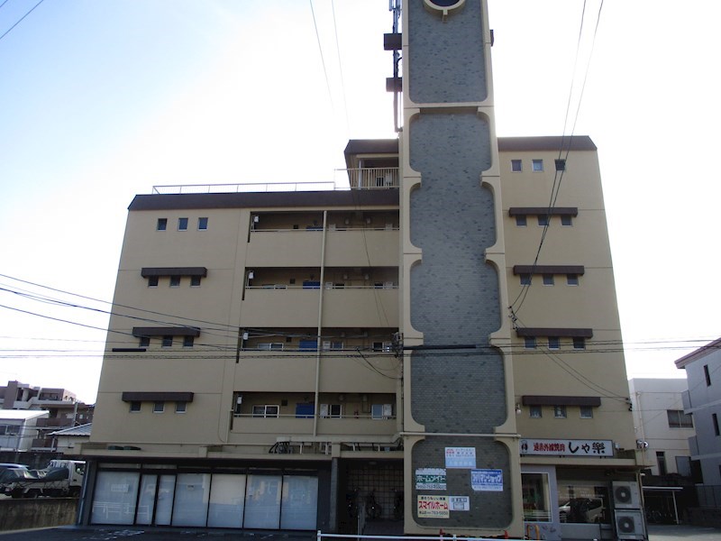 名古屋市千種区宮根台のマンションの建物外観