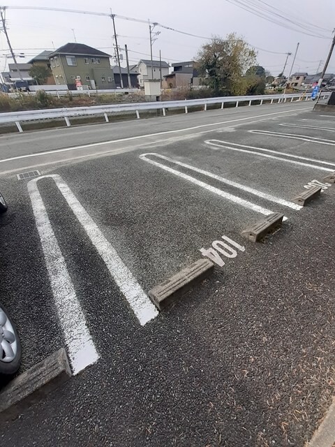 【サン・カンナAの駐車場】