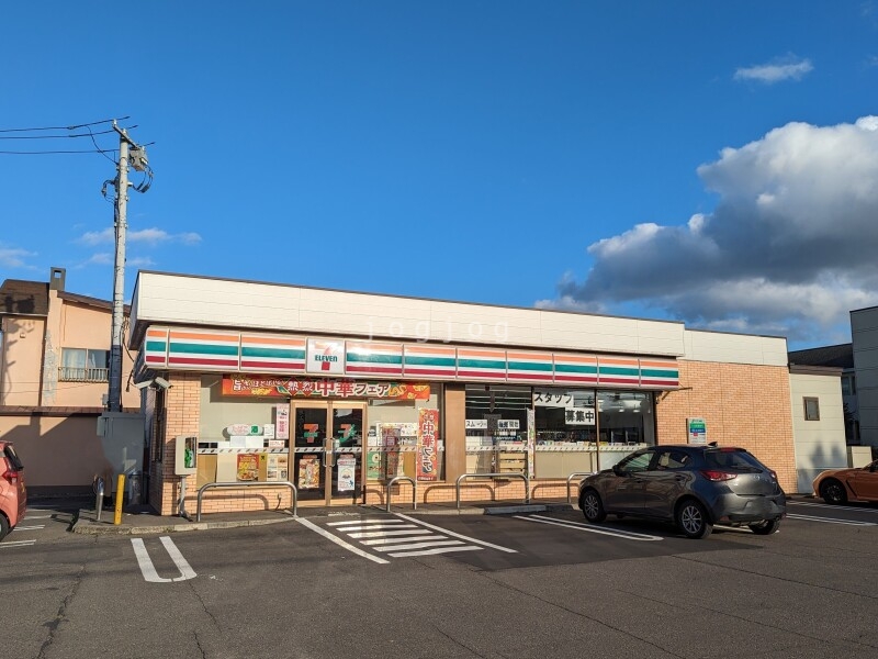コンビニ　セブンイレブン帯広西5条通店（コンビニ）まで82m