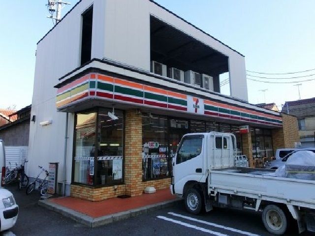 コンビニ　セブンイレブン（コンビニ）まで350m