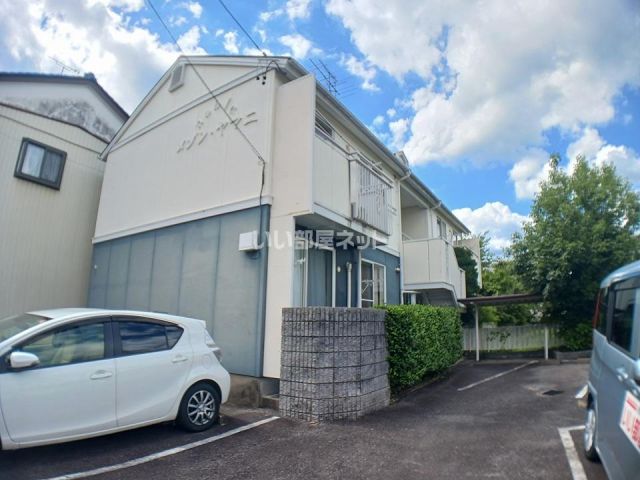 メゾンヤマニの建物外観