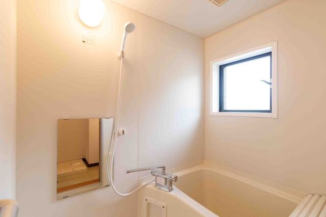 バス・シャワールーム　１０２・バス