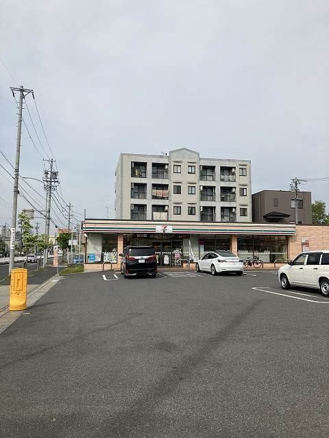 コンビニ　セブンイレブン（コンビニ）まで120m