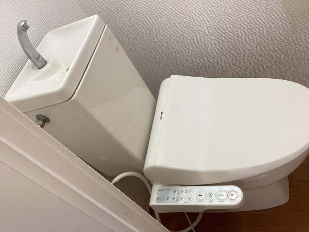 トイレ　温水洗浄便座