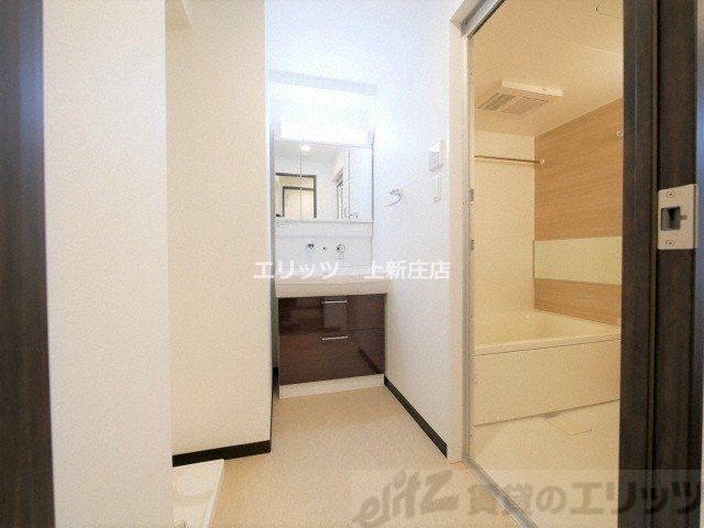 洗面設備　収納