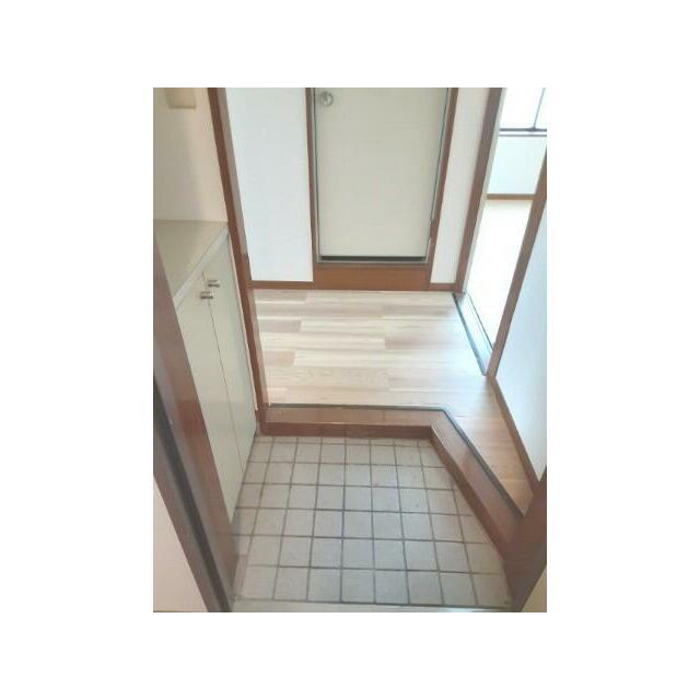 玄関　※別部屋参考写真