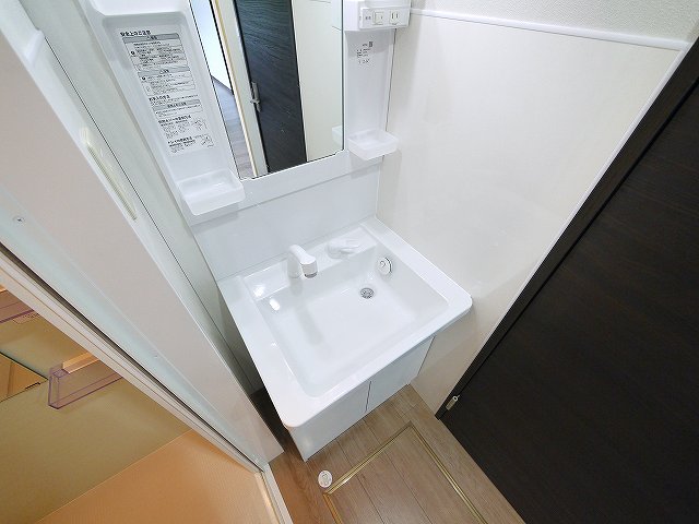 洗面設備　独立洗面台で身支度をすべて済ませてしまいましょう